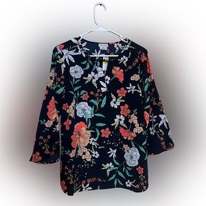 A new VAN HEUSEN shirt for women.